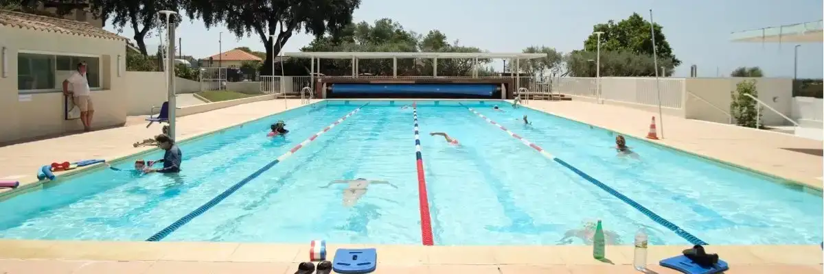 La Croix Valmer Municipal Pool: Comfort and Sport for Everyone!