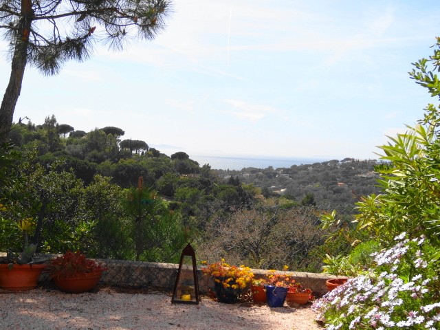 Location Gigaro, Maison de vacances avec terrasse et jardin vue mer idal famille