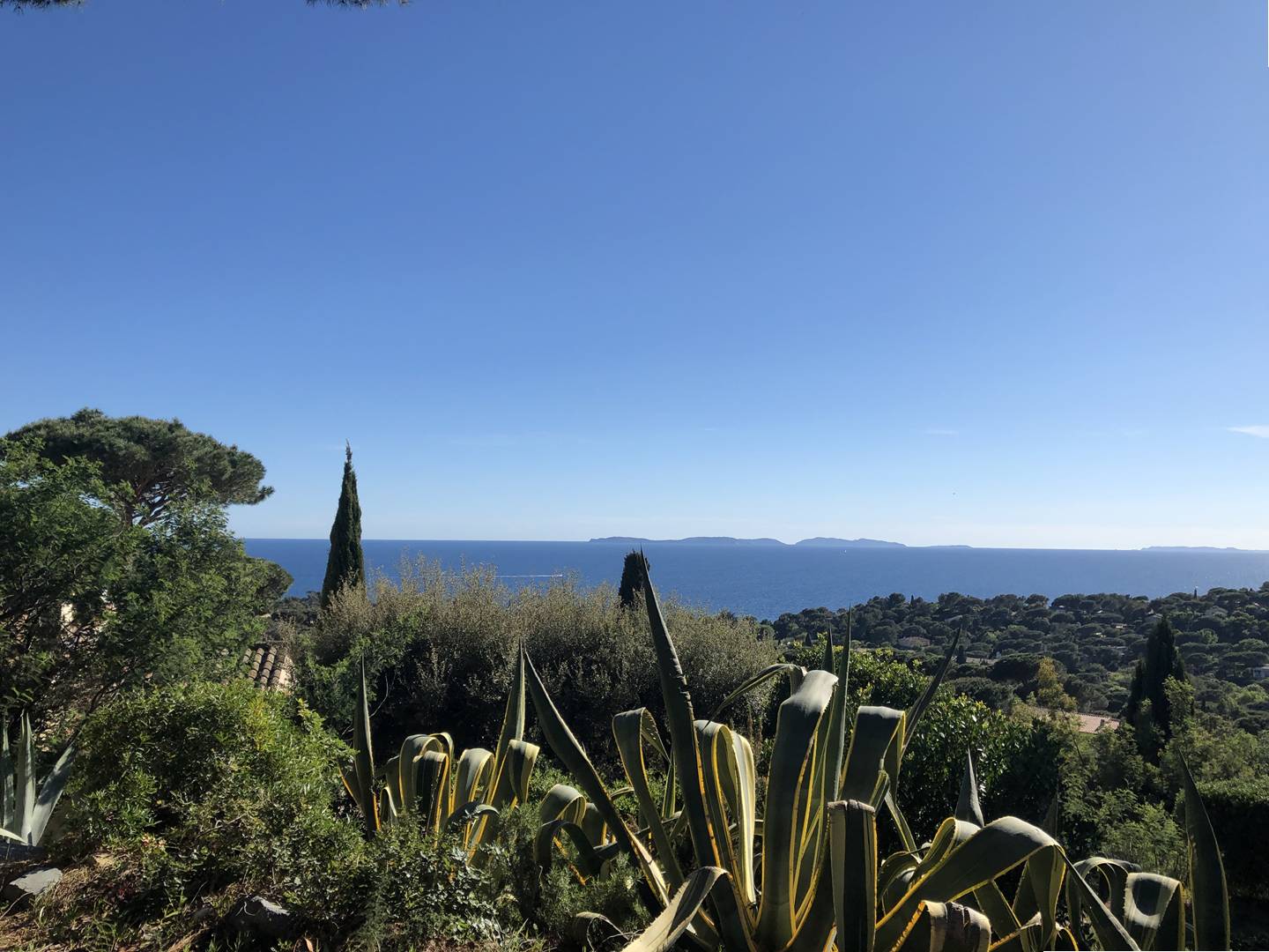 Location Gigaro, Maison 3 chambres avec jardin et trs jolie vue mer