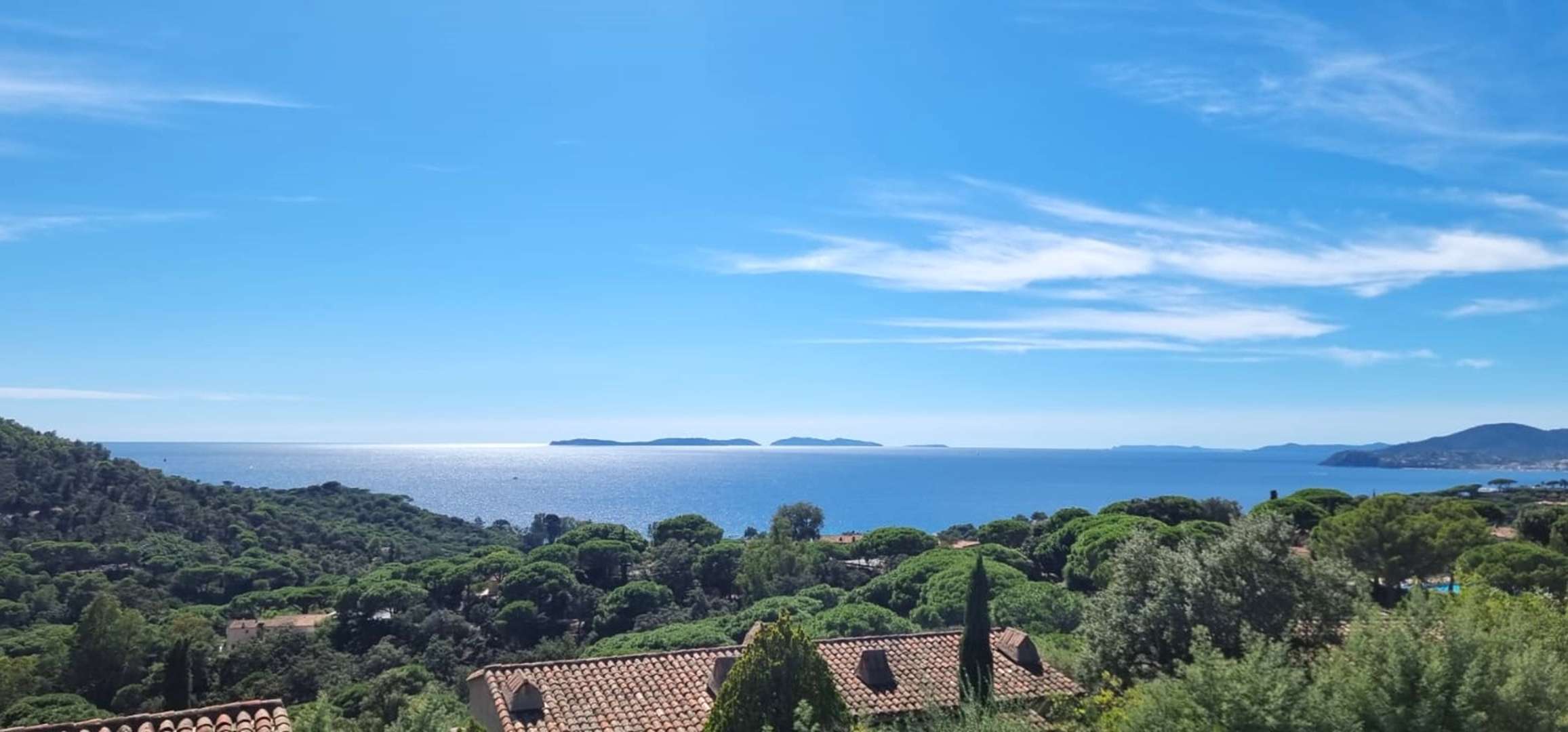 Location Gigaro, maison de vacances 2 chambres vue mer avec jardin